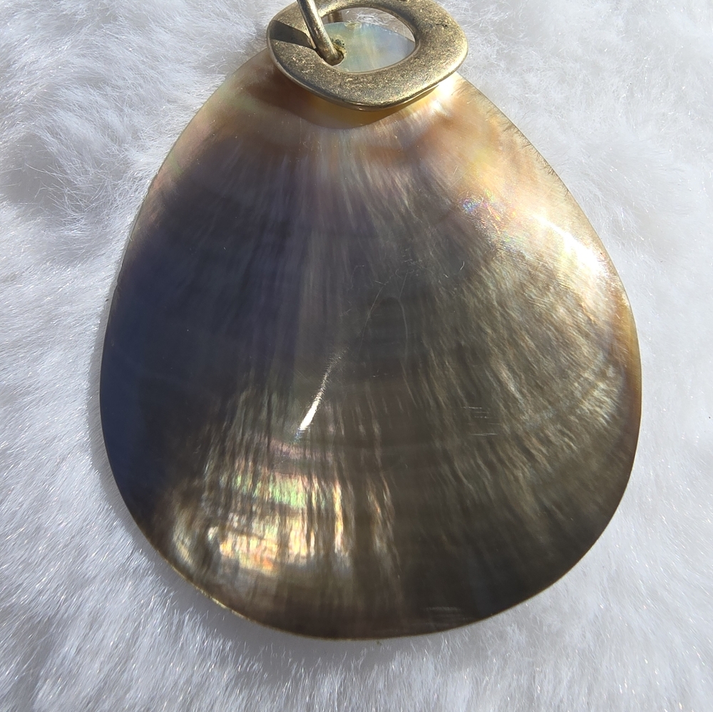 SHELL DANGLE EARRINGS